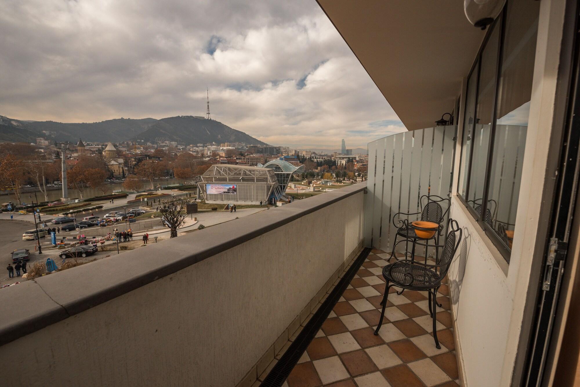 Hotel Rikhe Monika Tbilisi Exterior foto